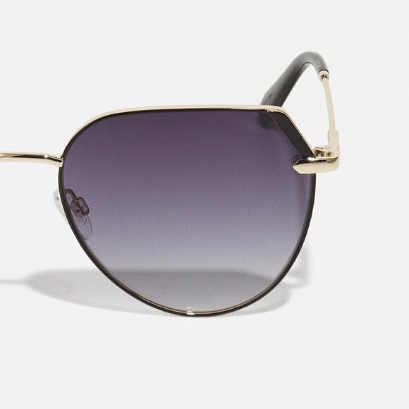 Quay Main Character Black Gold Frame/Smoke Lens Unisex Sunglasses-Good Condition main image 10